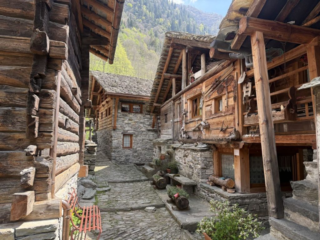 Weekend in Valsesia itinerario tra borghi Walser trekking e natura