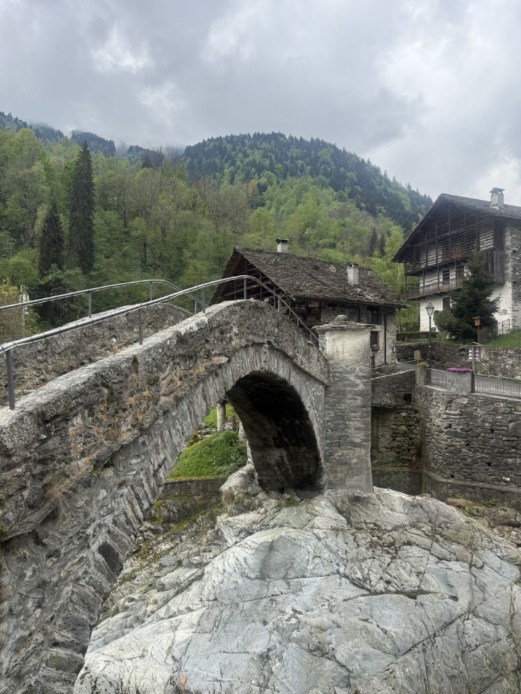 Weekend in Valsesia itinerario tra borghi Walser trekking e natura 