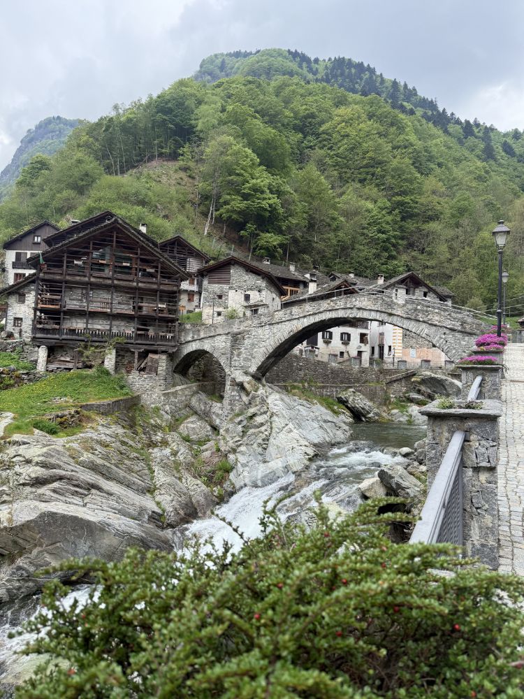 Weekend in Valsesia itinerario tra borghi Walser trekking e natura 